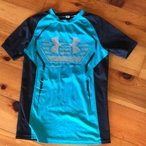 Boys Under Armour shirt size youth large